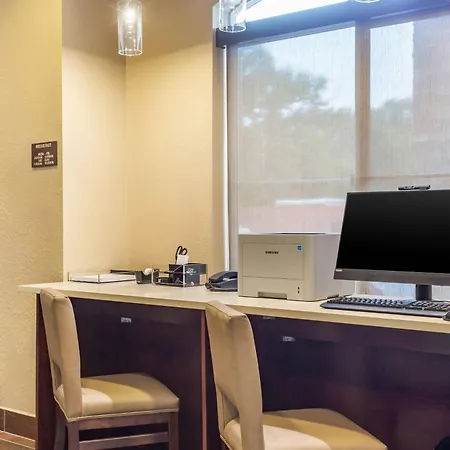 Comfort Inn Dekalb - University Area